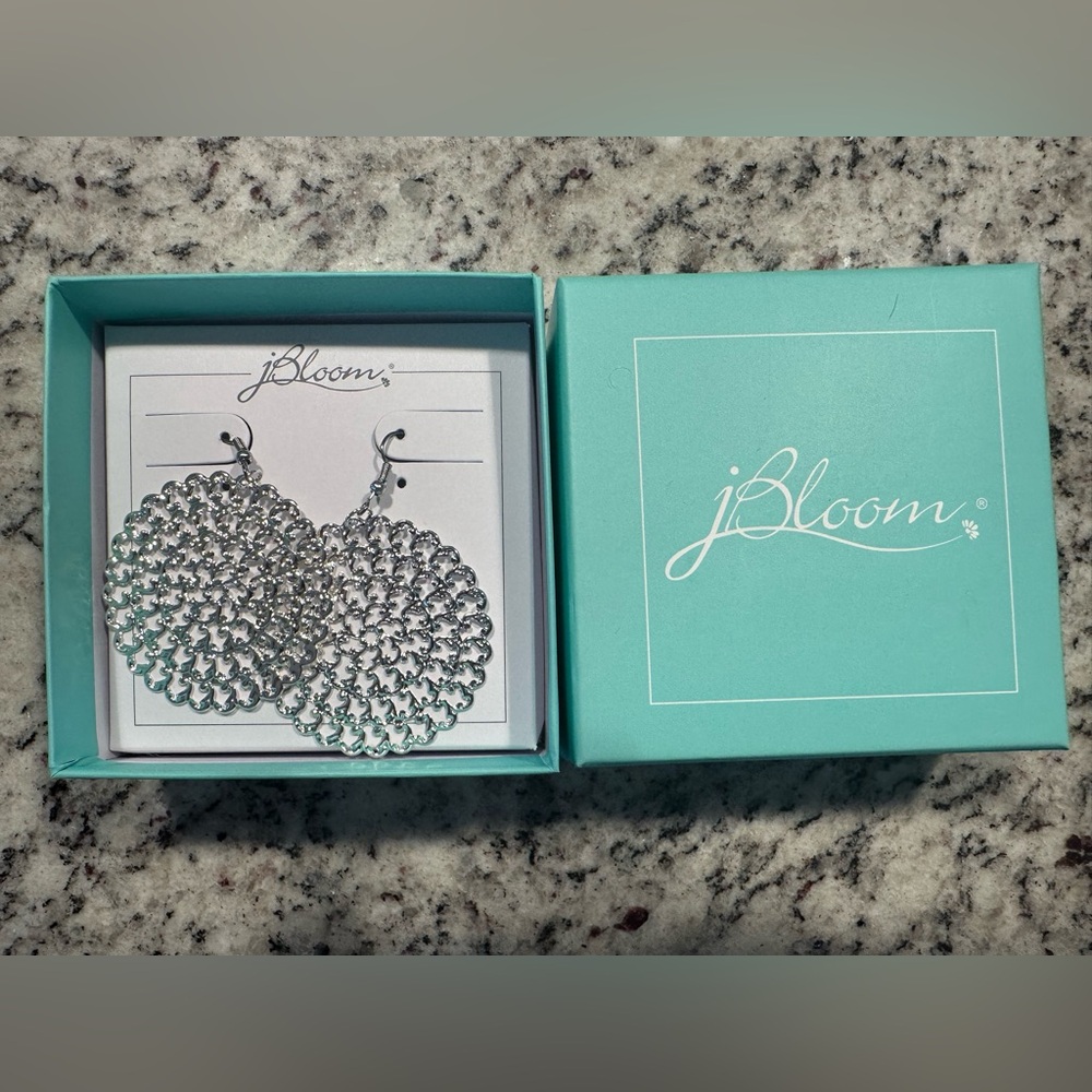 NWT jBloom Silver Tone Filigree Circle Drop Earrings